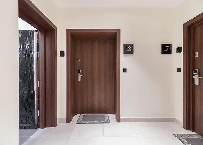 Old Town Comfy Apartment #18